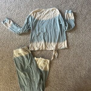 Hem & Thread Blue and Cream Loungewear Set